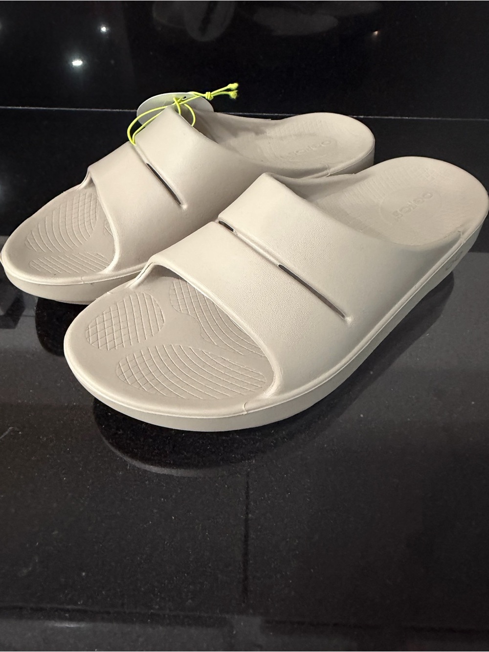 OOFOS OOahh Recovery Slides Beige Taupe M6 W8 EU39